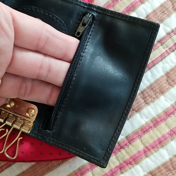 Vintage Gucci Key Holder- Authentic - Picture 7 of 16